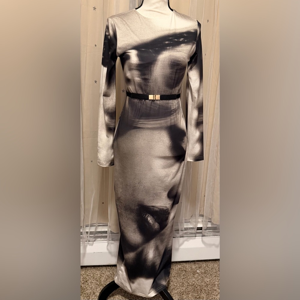 Elegant Black and (off)White Dress. NWT! Long dress with abstract face design. L